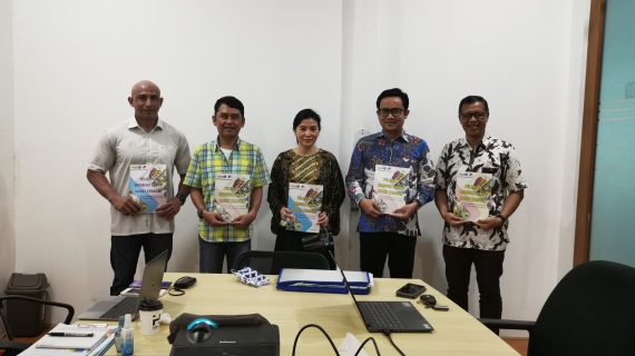 Agus Widodo memberikan Training Bisnis Money Changer di Radio Dalam, Pondok Indah, TB. Simatupang, Kebayoran Baru, Jakarta Selatan